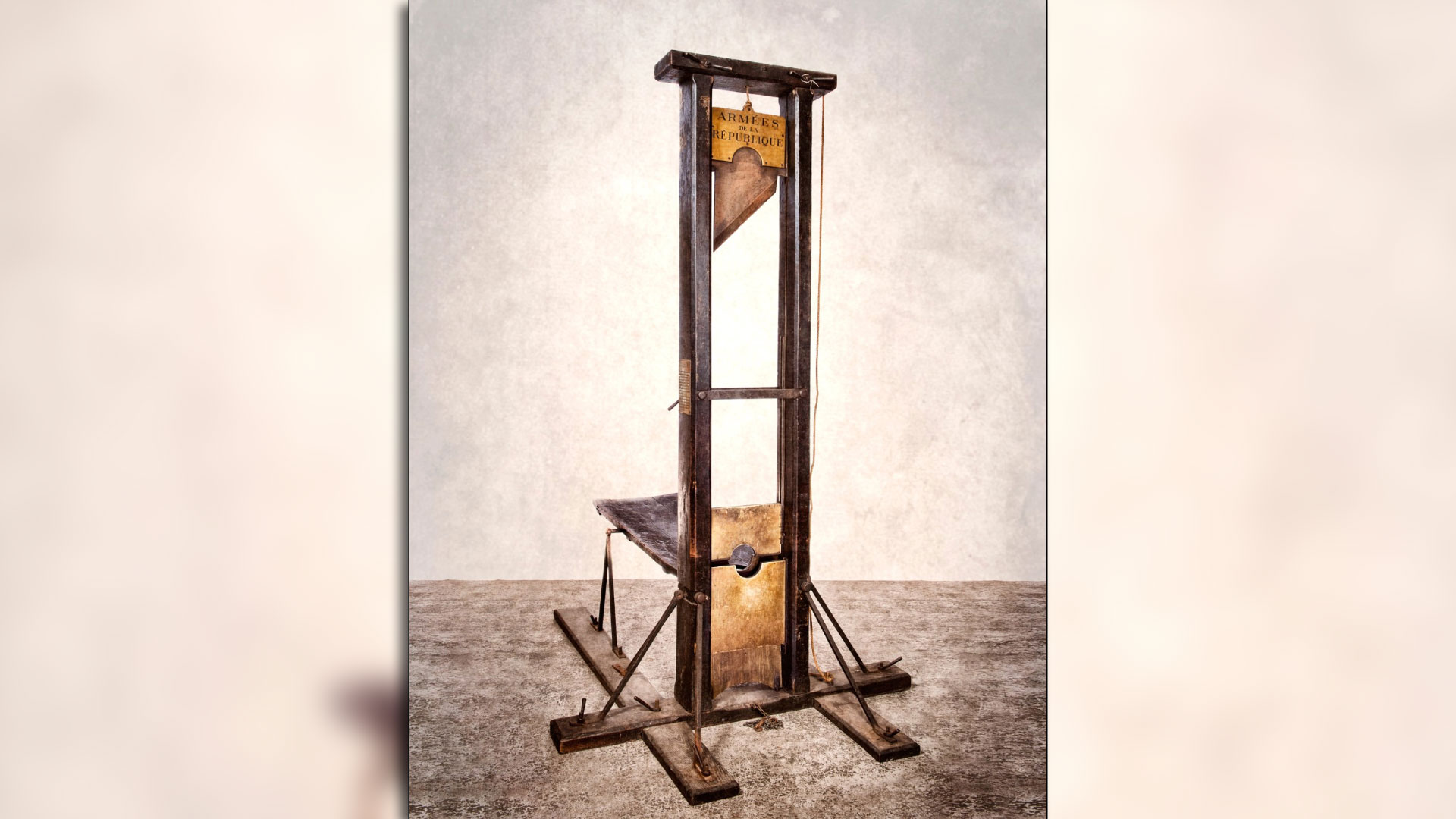 La Guillotina Afilada: Una Herramienta Para Evitar Acciones Tontas La Guillotina Afilada: Una Herramienta Para Evitar Acciones Tontas