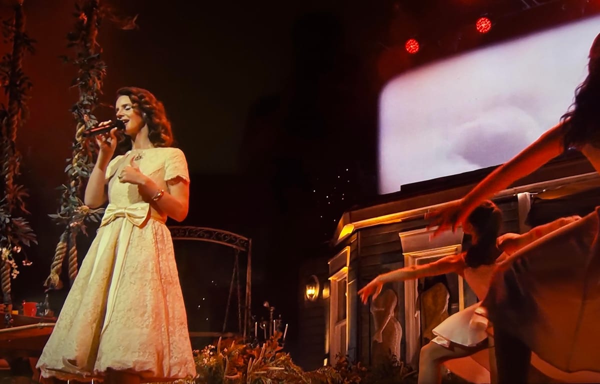 Lana Del Rey And Morgan Wallen: A Stagecoach Kiss Confirmed? Lana Del Rey And Morgan Wallen: A Stagecoach Kiss Confirmed?