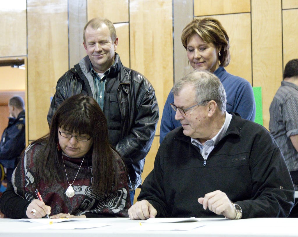Landmark 10-Year Agreement Signed Between Ottawa And Indigenous Capital Group Landmark 10-Year Agreement Signed Between Ottawa And Indigenous Capital Group