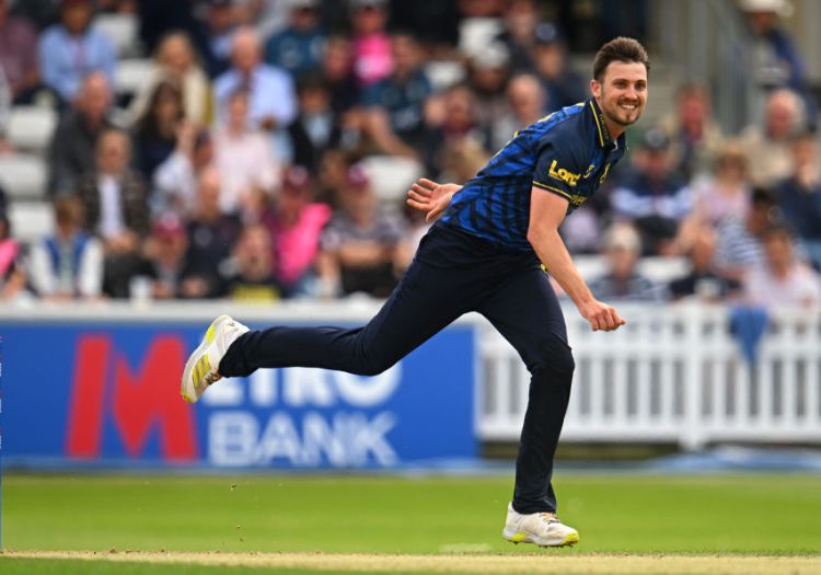 Last-Ditch Effort By Crawley Prevents Gloucestershire Victory