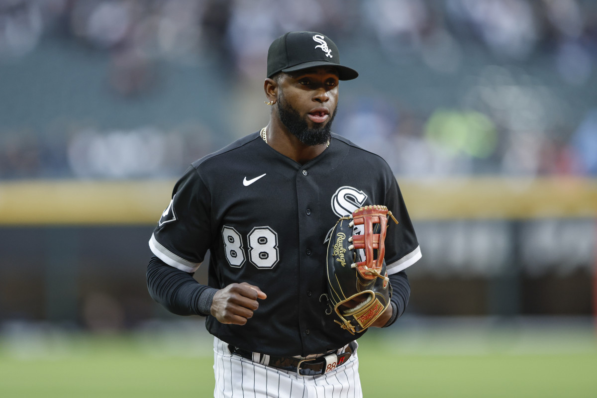Latest Updates: Mets Join Pursuit Of Luis Robert Jr. Latest Updates: Mets Join Pursuit Of Luis Robert Jr.