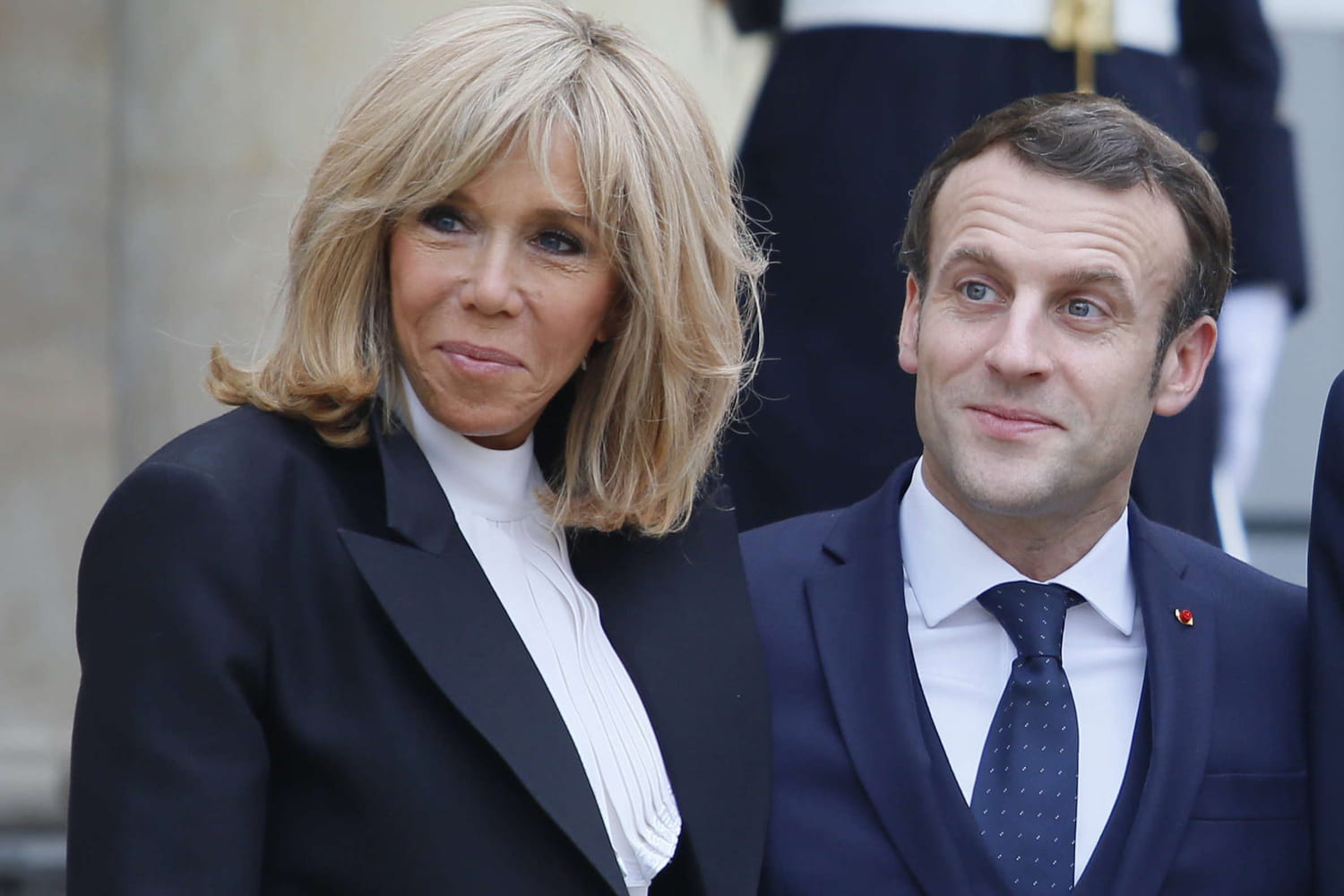 Le Mariage Macron-Brigitte : Regards Sur Leur Intimité Des Années Après Le Mariage Macron-Brigitte : Regards Sur Leur Intimité Des Années Après