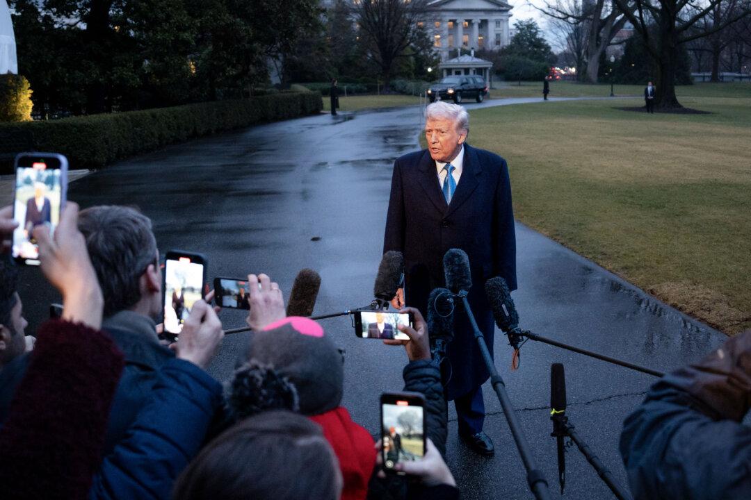 Legal Battle: Trump Defends Tariffs Against Judicial Scrutiny Legal Battle: Trump Defends Tariffs Against Judicial Scrutiny