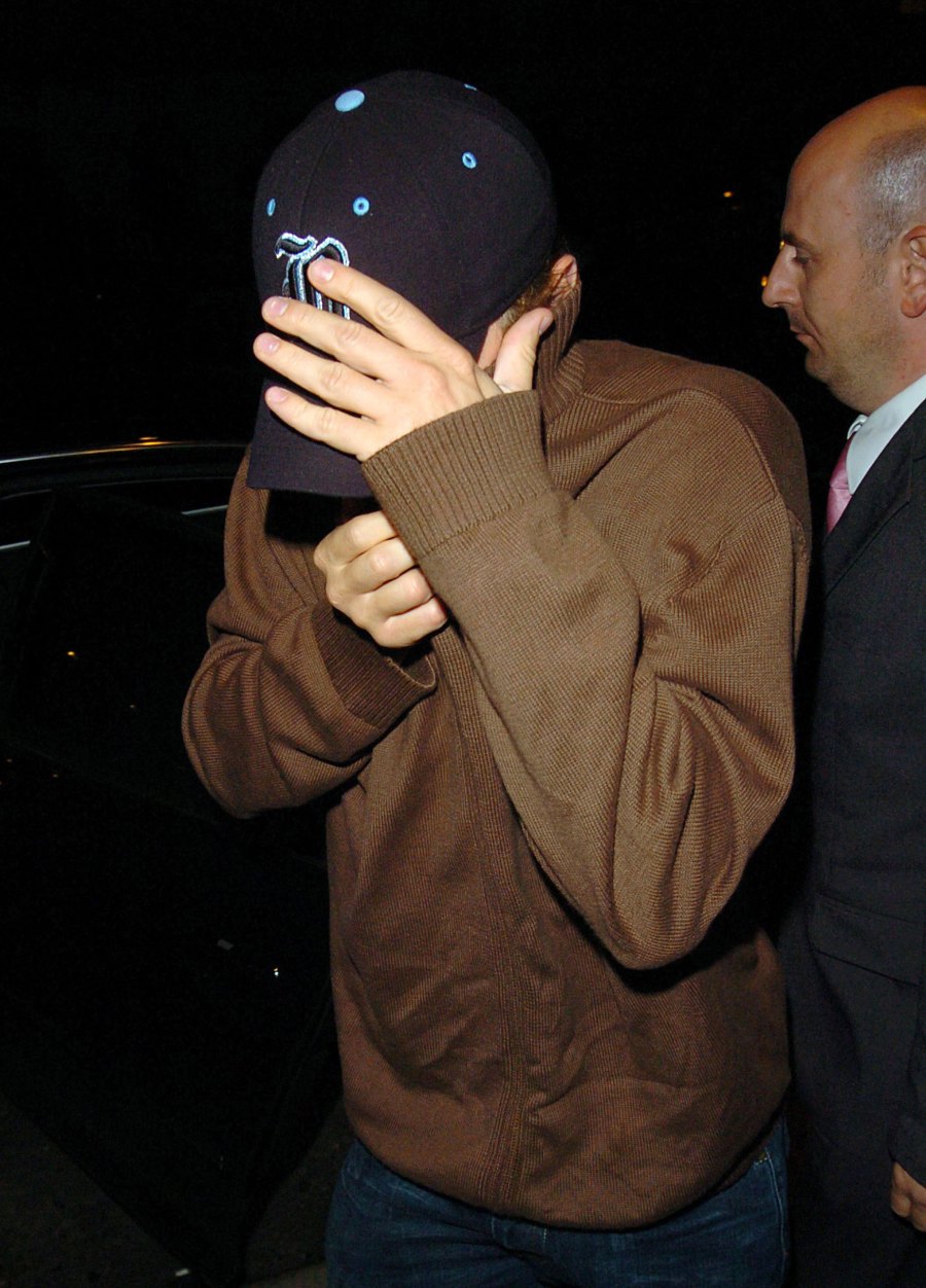 Leonardo DiCaprio: Hiding After Brutal Mocking? Leonardo DiCaprio: Hiding After Brutal Mocking?