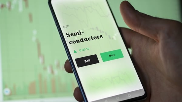Leveraged Semiconductor ETFs: Investor Exodus Before Market Rise Leveraged Semiconductor ETFs: Investor Exodus Before Market Rise