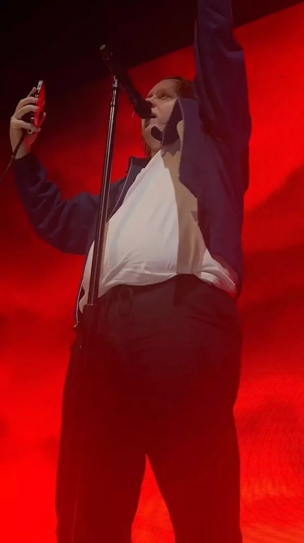 Lewis Capaldi's Surprise Performance At Tom Walker's Charity Concert Lewis Capaldi's Surprise Performance At Tom Walker's Charity Concert