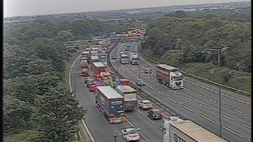 M6 Southbound Traffic: 1-Hour Delays After Collision M6 Southbound Traffic: 1-Hour Delays After Collision