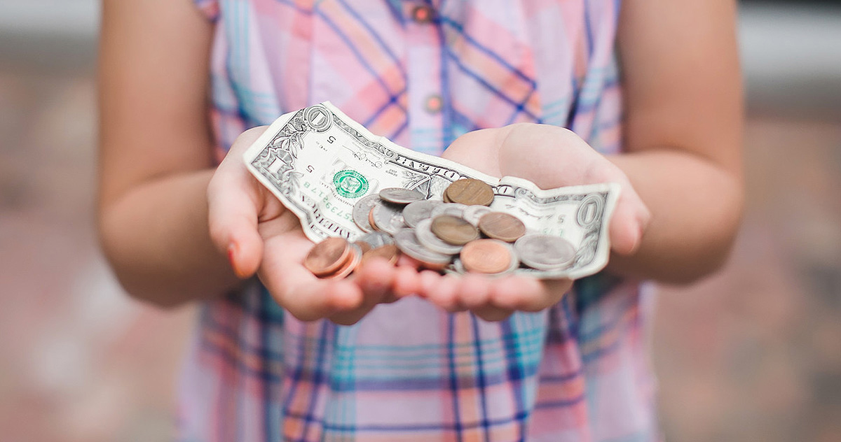 Man Learns Costly Lesson After $3K Babysitting Bill Leads To Higher Daycare Costs Man Learns Costly Lesson After $3K Babysitting Bill Leads To Higher Daycare Costs