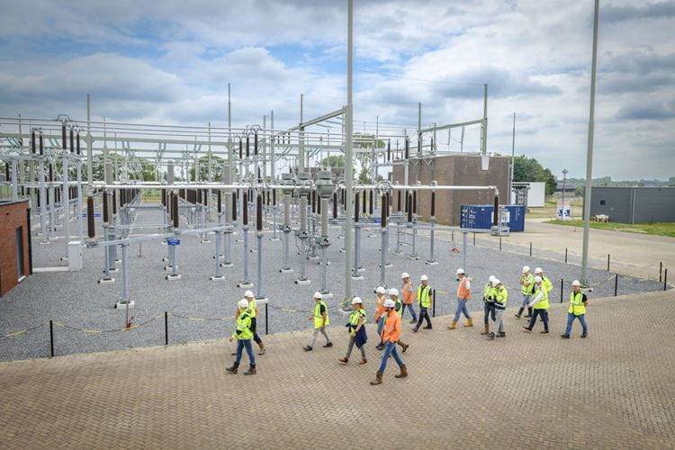 Meer Dan Duizend Limburgse Ondernemers Wachten Op Aansluiting Enexis Meer Dan Duizend Limburgse Ondernemers Wachten Op Aansluiting Enexis