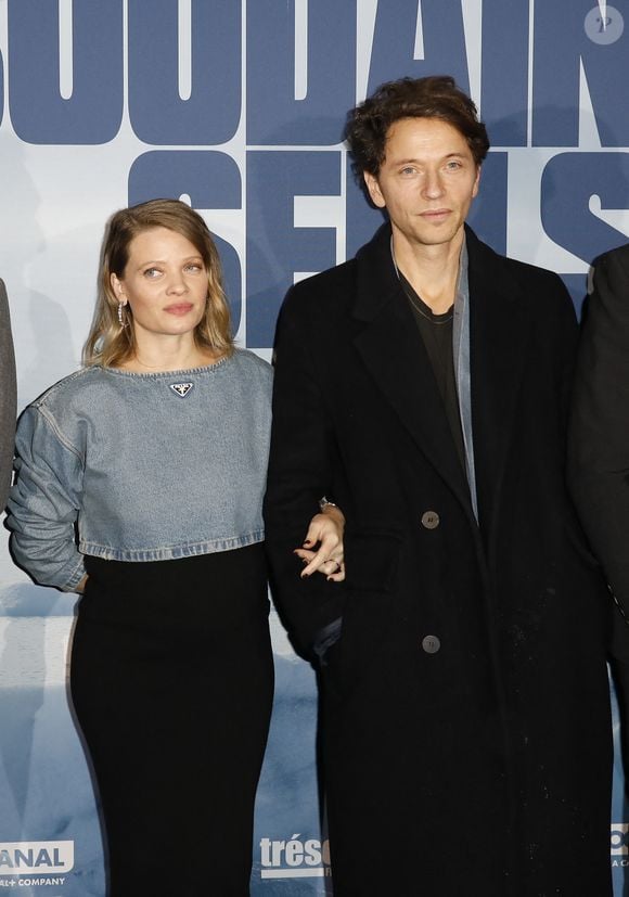 Mélanie Thierry Et Raphaël : Parents De Trois Enfants, Une Éducation Difficile ? Mélanie Thierry Et Raphaël : Parents De Trois Enfants, Une Éducation Difficile ?