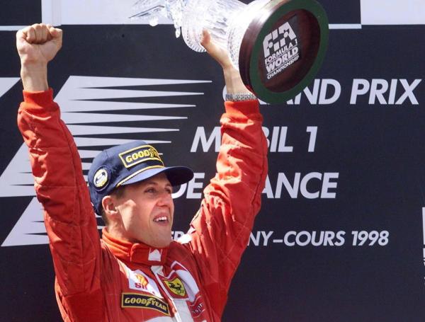 Michael Schumacher: Viaje En Helicóptero De Mallorca A Suiza Para Ver A Su Nieta Michael Schumacher: Viaje En Helicóptero De Mallorca A Suiza Para Ver A Su Nieta