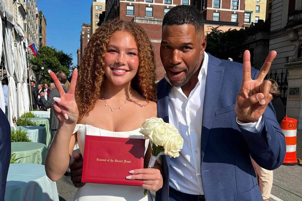 Michael Strahan's Interview Strategy: Navigating The Intense Ratings Competition Michael Strahan's Interview Strategy: Navigating The Intense Ratings Competition