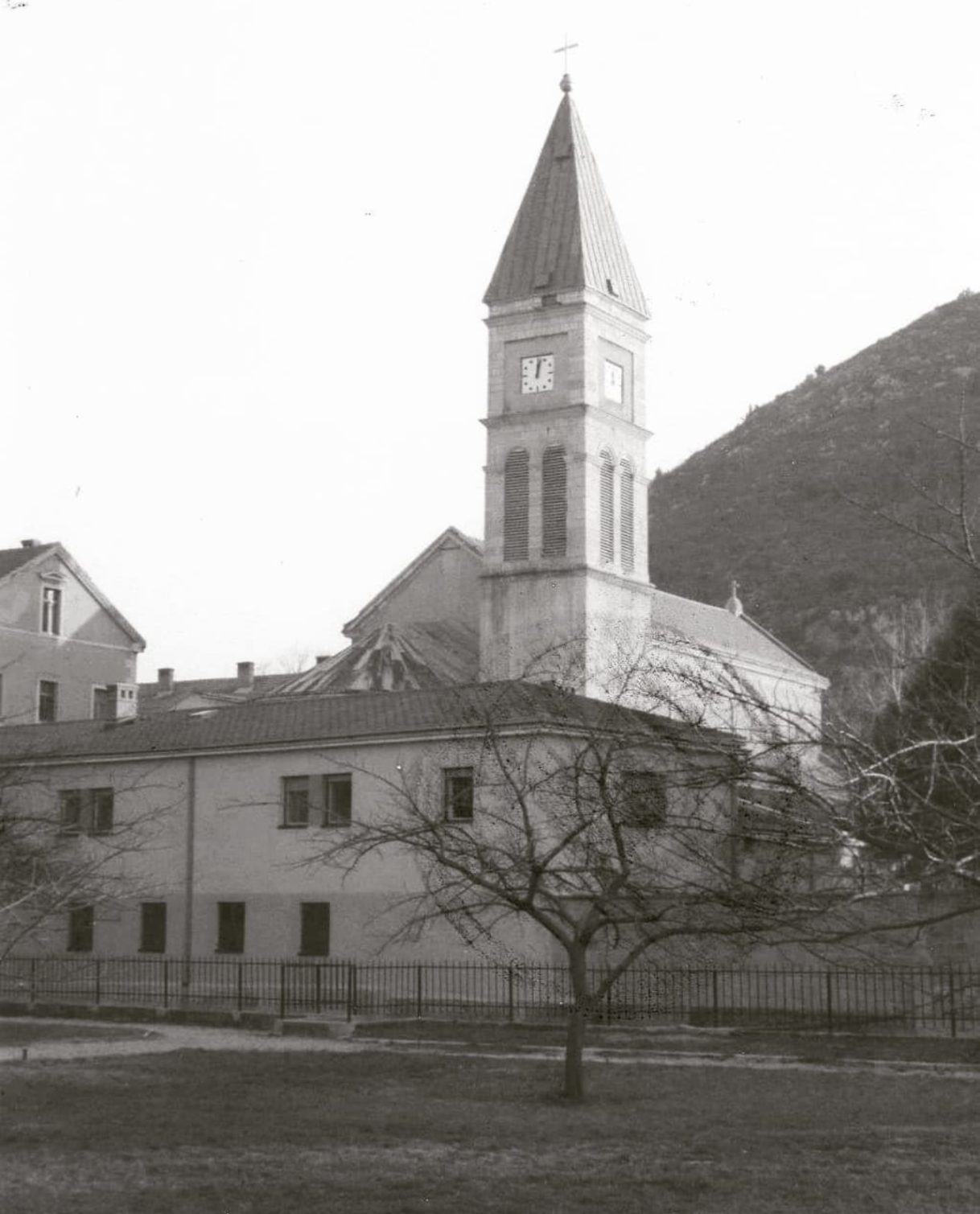 Množica Pozdravlja Papeža Frančiška Na Trgu Sv. Petra Množica Pozdravlja Papeža Frančiška Na Trgu Sv. Petra