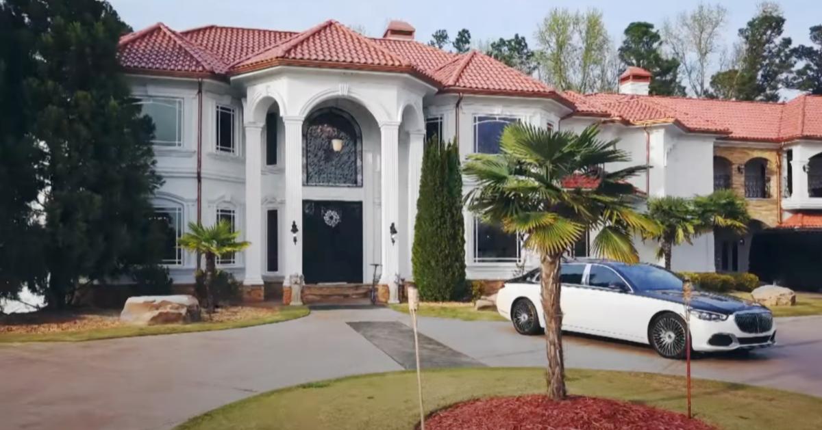 MTV Cribs: Exploring The Luxurious Cribs Of The Wealthy MTV Cribs: Exploring The Luxurious Cribs Of The Wealthy