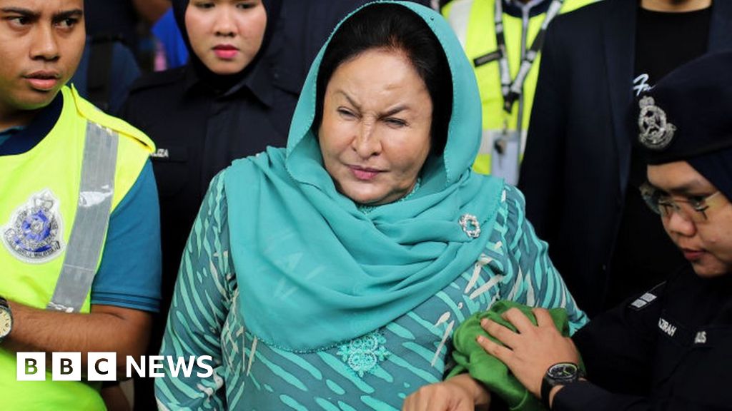 Najib Razak: French Investigation Links Former Malaysian PM To Submarine Bribes Najib Razak: French Investigation Links Former Malaysian PM To Submarine Bribes