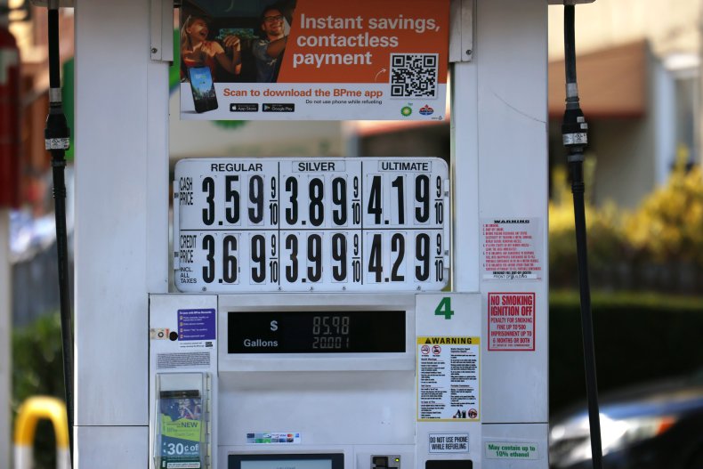 National Average Gas Price Drops Below $3 Amid Economic Uncertainty National Average Gas Price Drops Below $3 Amid Economic Uncertainty