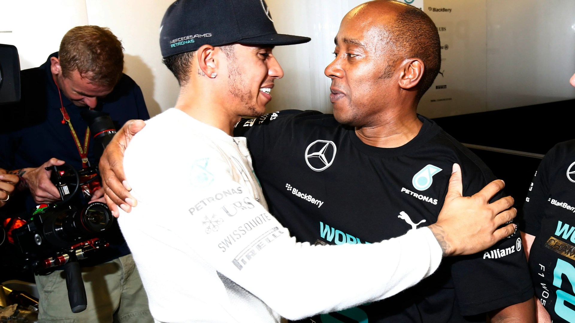 New Footage Shows Lewis Hamilton's Act Of Sportsmanship Towards Ex-Teammate New Footage Shows Lewis Hamilton's Act Of Sportsmanship Towards Ex-Teammate