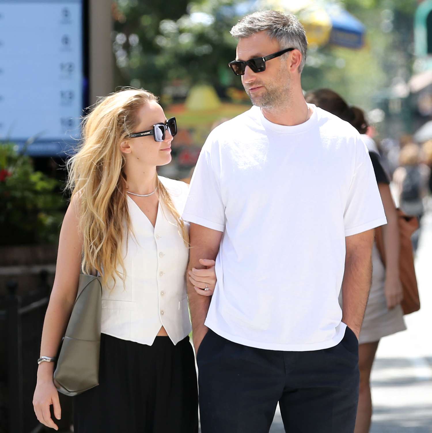 New Photos: Jennifer Lawrence And Husband Cooke Maroney Following Second Child Reports New Photos: Jennifer Lawrence And Husband Cooke Maroney Following Second Child Reports