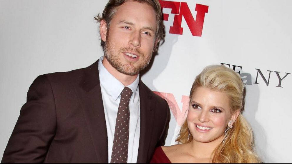New Song Suggests Jessica Simpson's Marriage Troubles With Eric Johnson New Song Suggests Jessica Simpson's Marriage Troubles With Eric Johnson