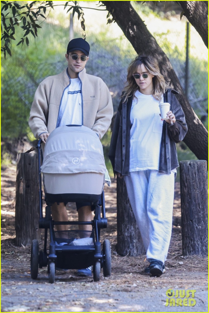 New York Romance: Robert Pattinson And Suki Waterhouse Spotted Amidst New York Romance: Robert Pattinson And Suki Waterhouse Spotted Amidst