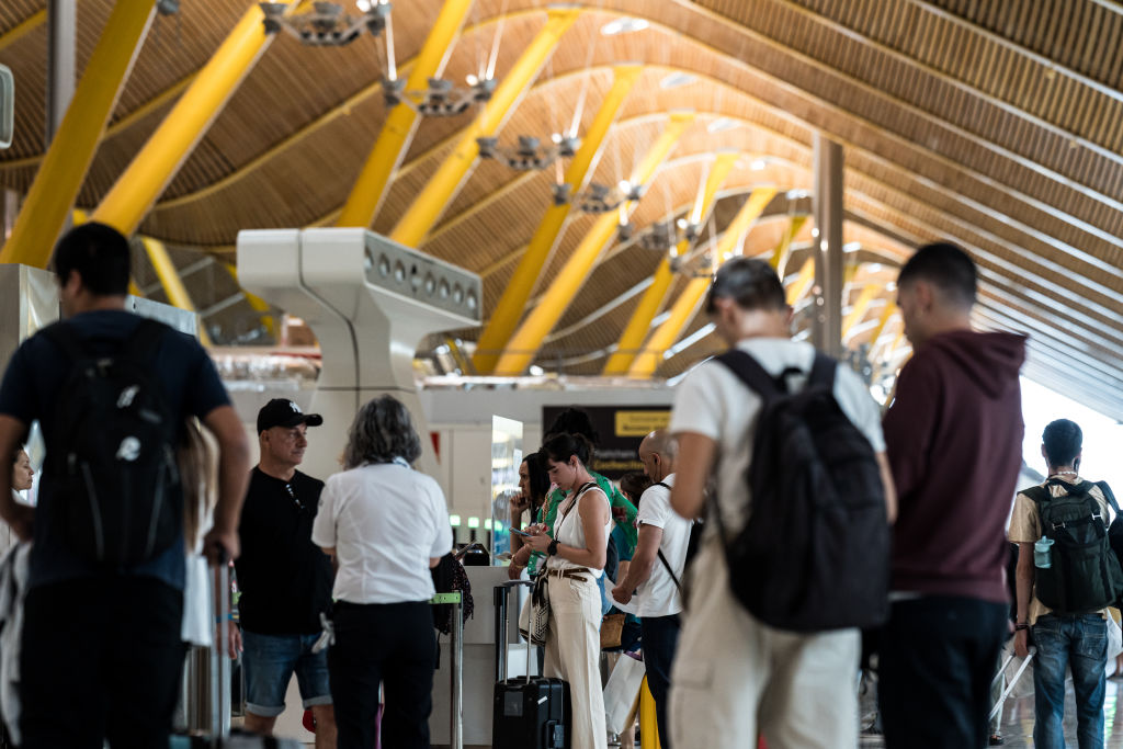 Newark Liberty International Airport: Equipment Outage Causes Flight Delays Newark Liberty International Airport: Equipment Outage Causes Flight Delays