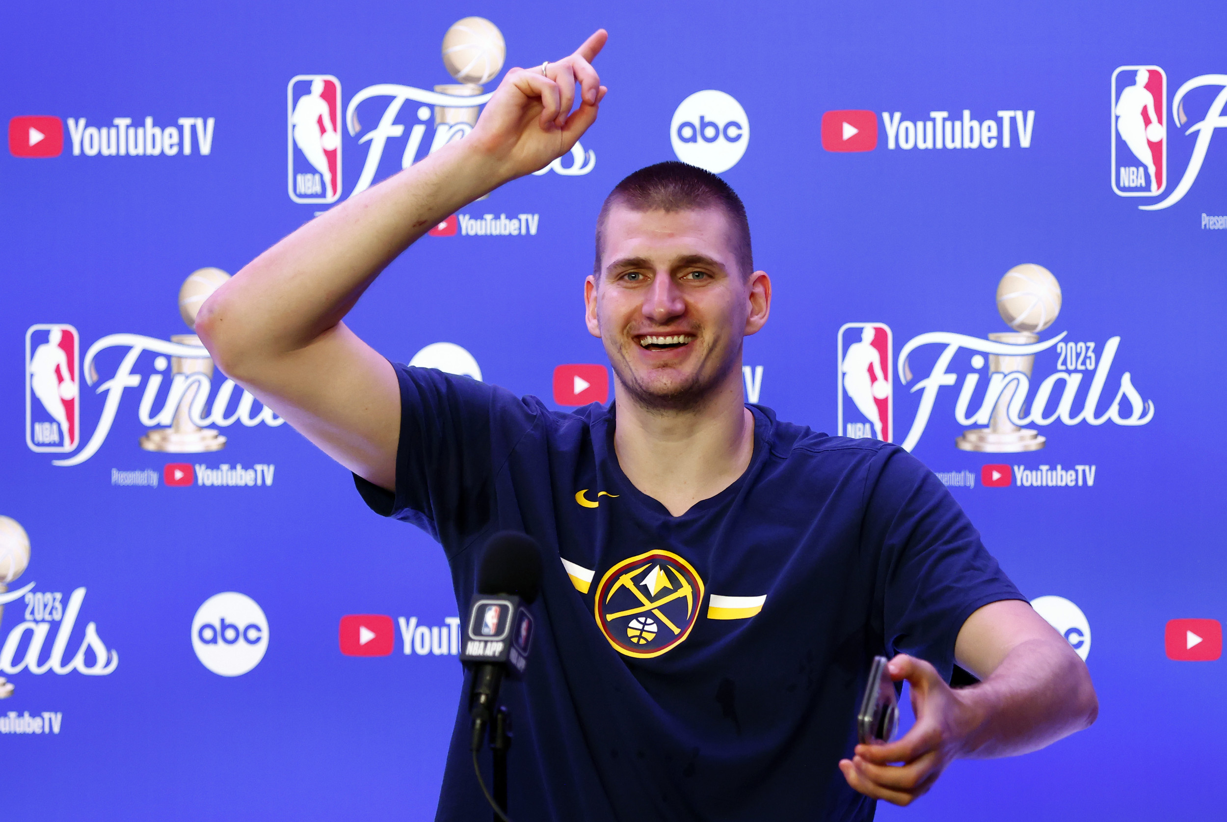 Nikola Jokic's One-Handed Flick: A Key Moment In Nuggets' Blowout Victory Nikola Jokic's One-Handed Flick: A Key Moment In Nuggets' Blowout Victory
