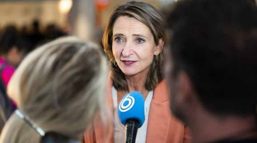 NPO Toezichthouder Gesprek Essentieel: Hamer-Bruins En Leeflang NPO Toezichthouder Gesprek Essentieel: Hamer-Bruins En Leeflang