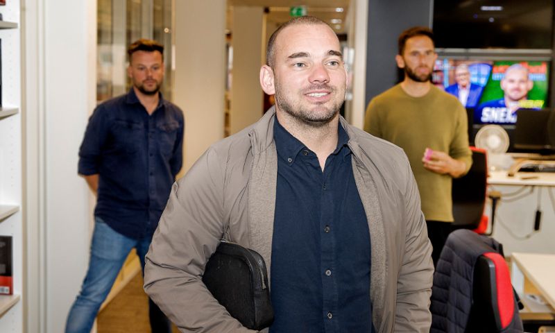 Officieel: Ajax Voert Gesprekken Met Heitinga Over Trainerspost Officieel: Ajax Voert Gesprekken Met Heitinga Over Trainerspost