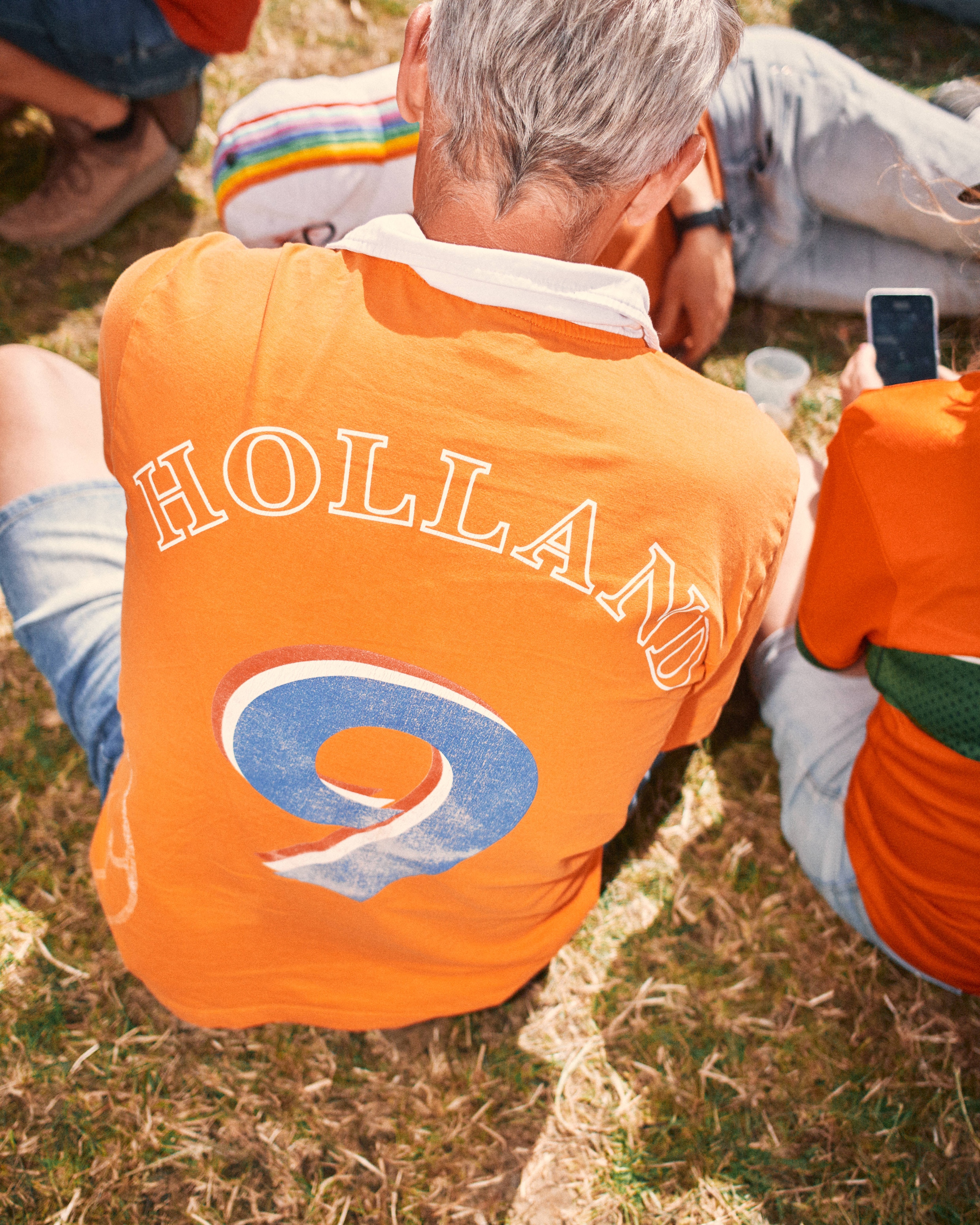 Oranjegekte In Liverpool: Nederlandse Fans Op Weg Naar Mogelijke Titelwinst Oranjegekte In Liverpool: Nederlandse Fans Op Weg Naar Mogelijke Titelwinst