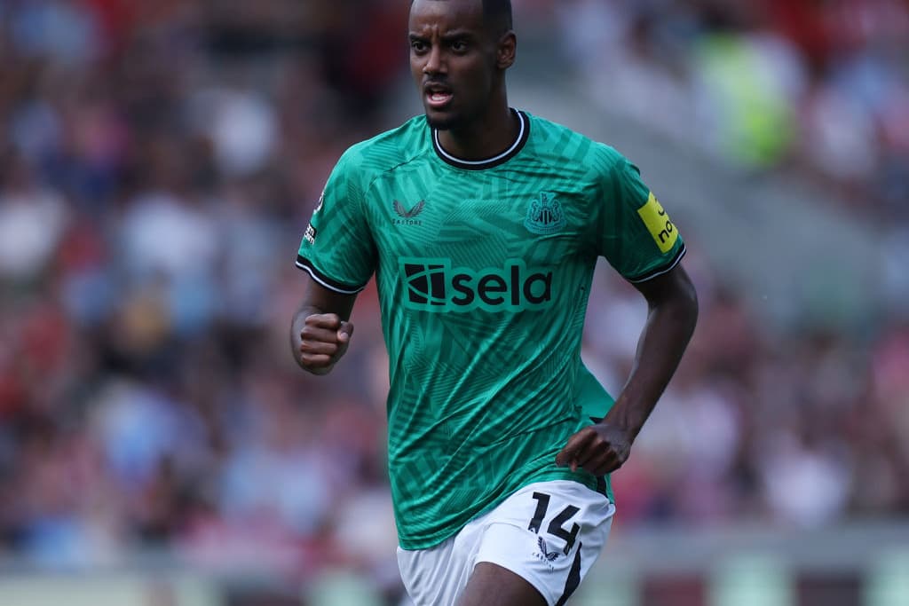 Osimhen To Chelsea: Transfer Speculation Heats Up - Malouda's Verdict Osimhen To Chelsea: Transfer Speculation Heats Up - Malouda's Verdict