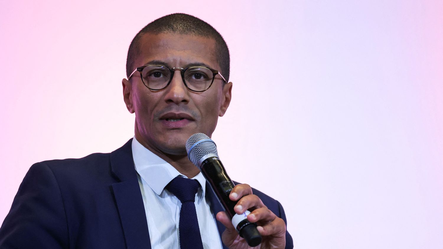 Parti Socialiste : Bouamrane Pour L'union, Faure En Ligne De Mire Parti Socialiste : Bouamrane Pour L'union, Faure En Ligne De Mire