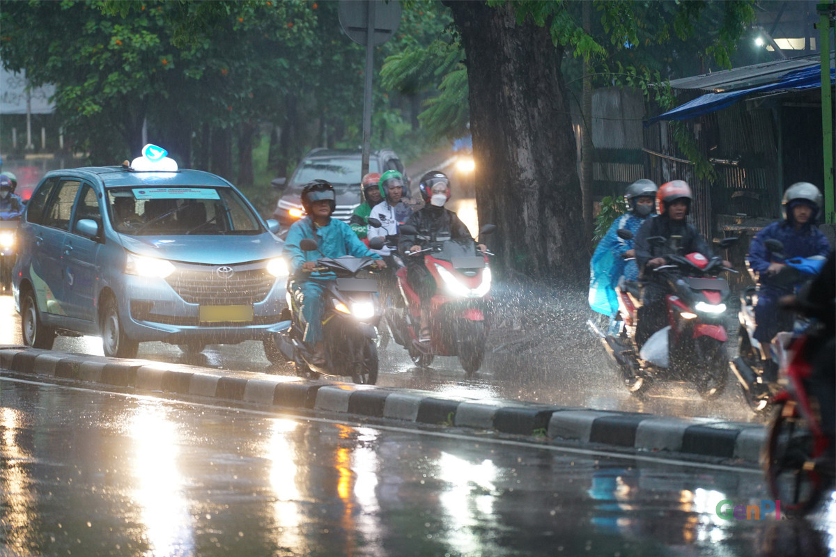 Peringatan Dini Cuaca Buruk: Hujan Di Jawa Timur 6 Mei Peringatan Dini Cuaca Buruk: Hujan Di Jawa Timur 6 Mei