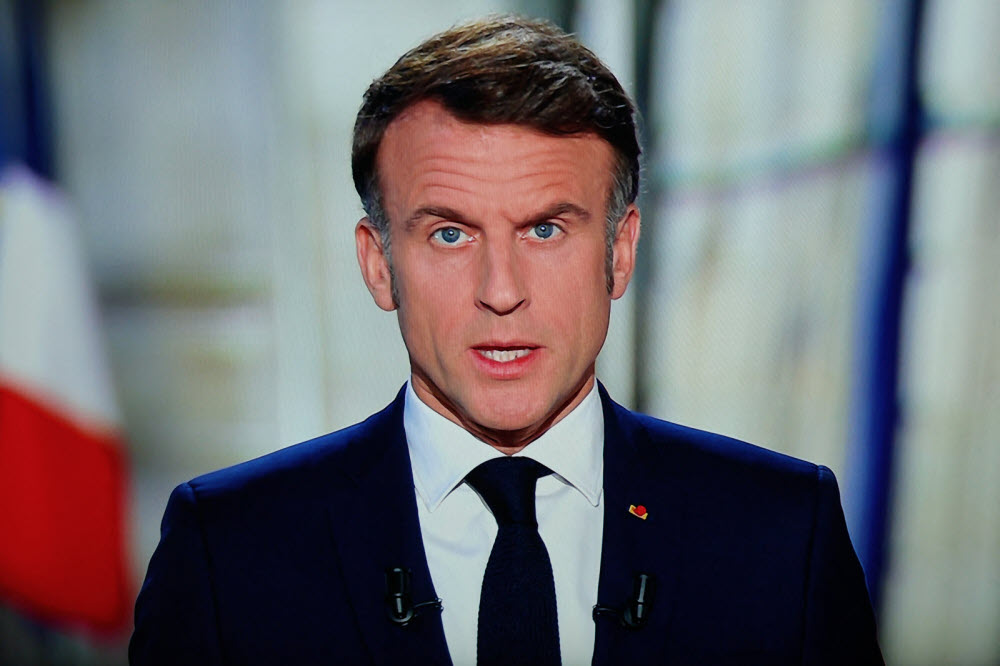 Politique Camerounaise: Macron, Référendum Et Troisième Mandat En 2032 Politique Camerounaise: Macron, Référendum Et Troisième Mandat En 2032