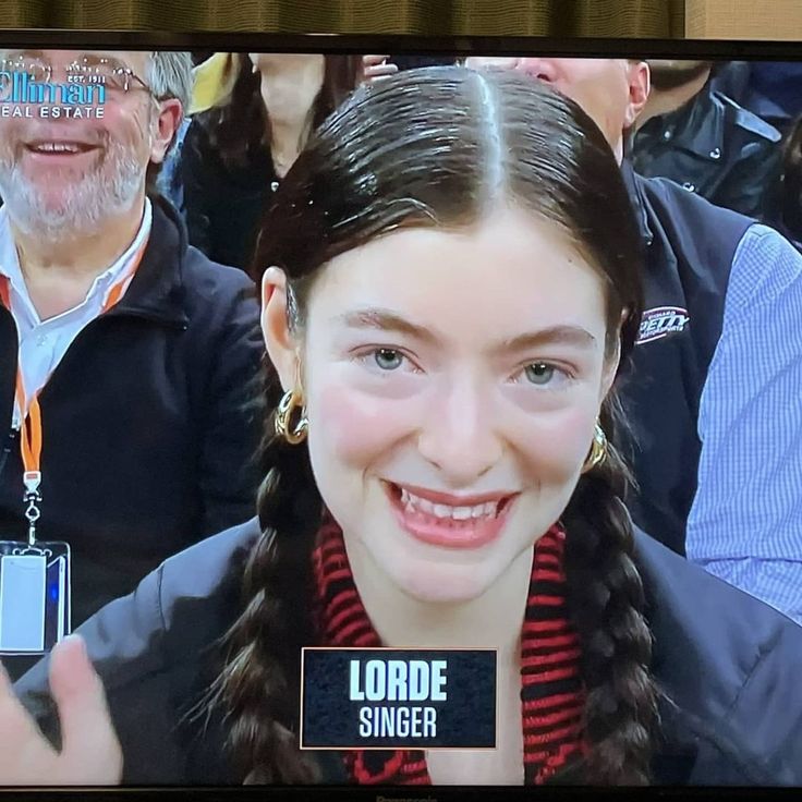 Pop Star Lorde Makes Surprise Visit To Themed Nightclub Pop Star Lorde Makes Surprise Visit To Themed Nightclub