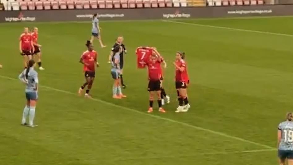 Poppy Atkinson: A United And Bayern Munich Tribute Poppy Atkinson: A United And Bayern Munich Tribute