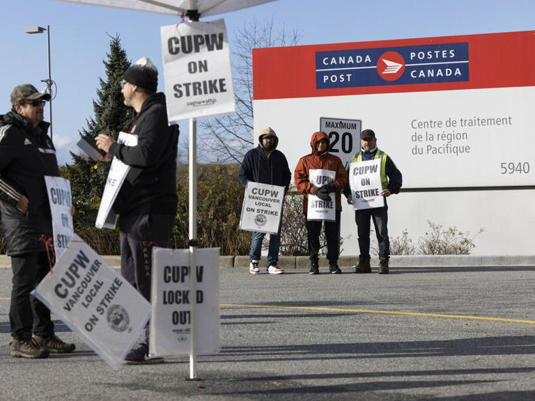 Potential Canada Post Strike Defused: Analysis Of New Contract Proposals Potential Canada Post Strike Defused: Analysis Of New Contract Proposals