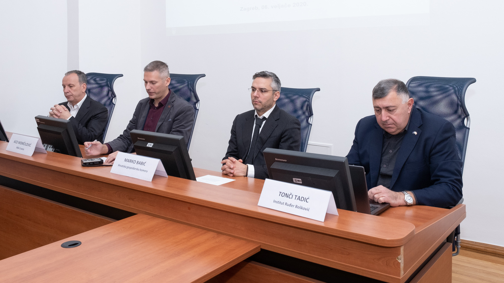Pregovori S Putinom: Analiza Tončija Tadića I Putinovih Namjera Pregovori S Putinom: Analiza Tončija Tadića I Putinovih Namjera