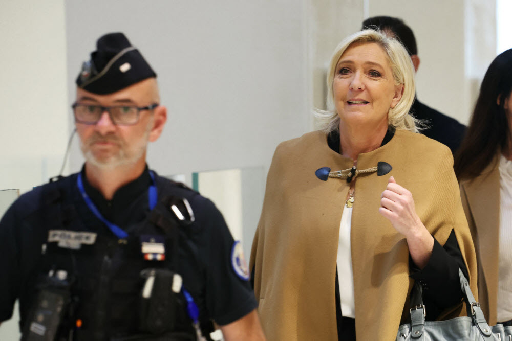 Procès Le Pen: La Condamnation À Quatre Ans De Prison Est Contestée Procès Le Pen: La Condamnation À Quatre Ans De Prison Est Contestée