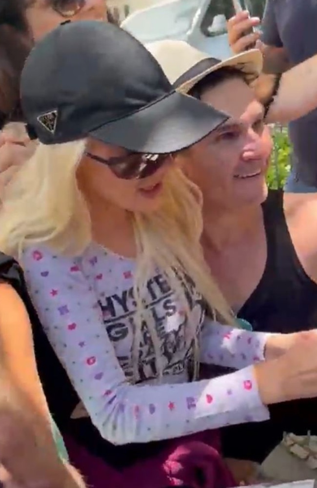 Public Condemns Fan For Inappropriate Kiss With Christina Aguilera Public Condemns Fan For Inappropriate Kiss With Christina Aguilera