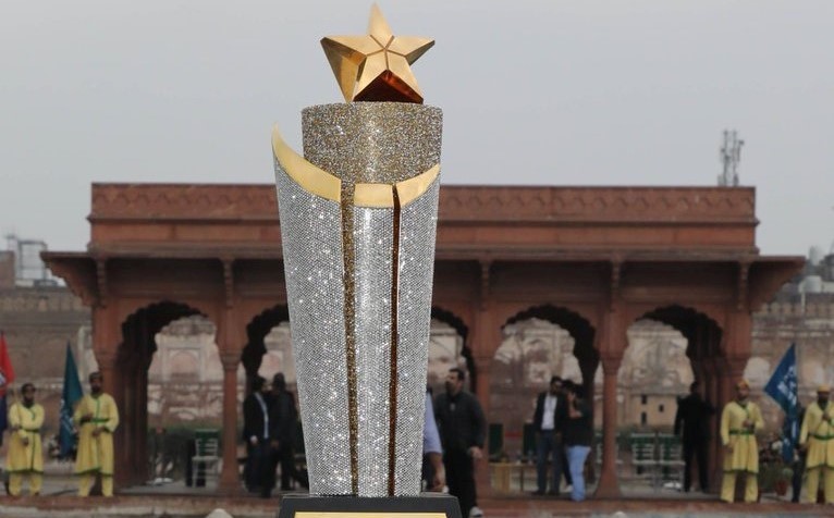 پی ایس ایل ٹرافی: لاہور میں جشن و ہنگامہ پی ایس ایل ٹرافی: لاہور میں جشن و ہنگامہ