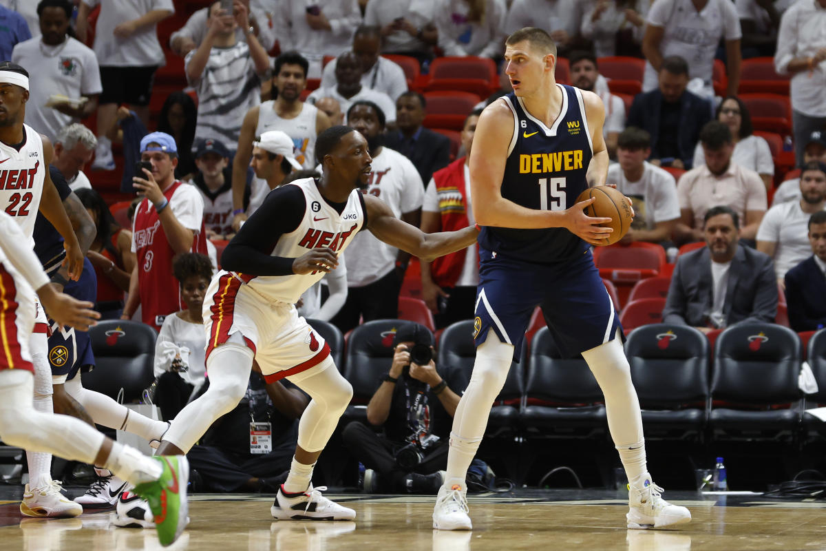 Record NBA Battu : Les Cavaliers Écrasent Le Heat Avec Une Avance De 55 Points Record NBA Battu : Les Cavaliers Écrasent Le Heat Avec Une Avance De 55 Points