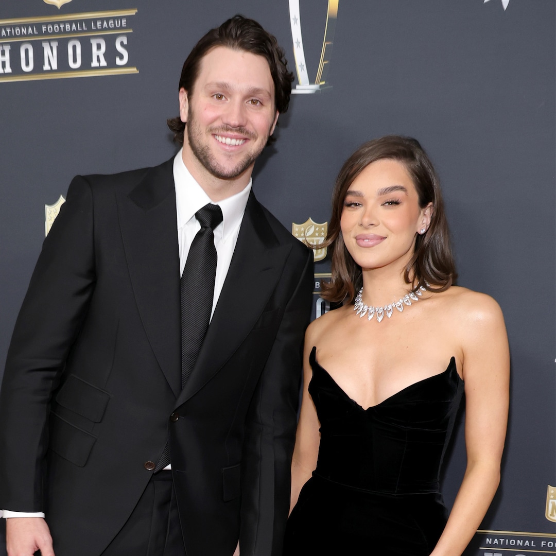 Red Carpet Ready: Hailee Steinfeld's Sinner Mexico Look Red Carpet Ready: Hailee Steinfeld's Sinner Mexico Look