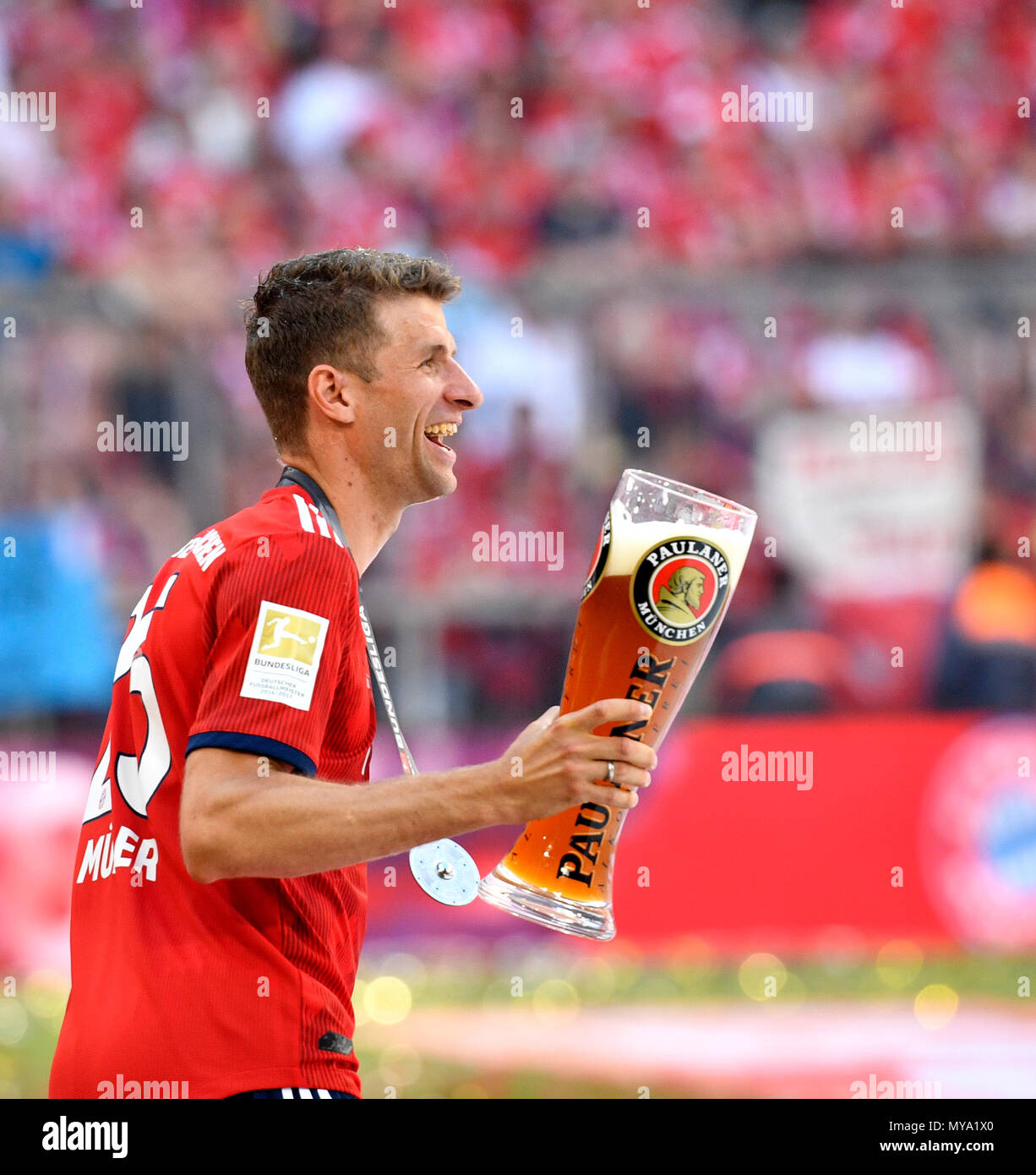 Reflecting On 25 Years: Thomas Müller's Allianz Arena Farewell Reflecting On 25 Years: Thomas Müller's Allianz Arena Farewell