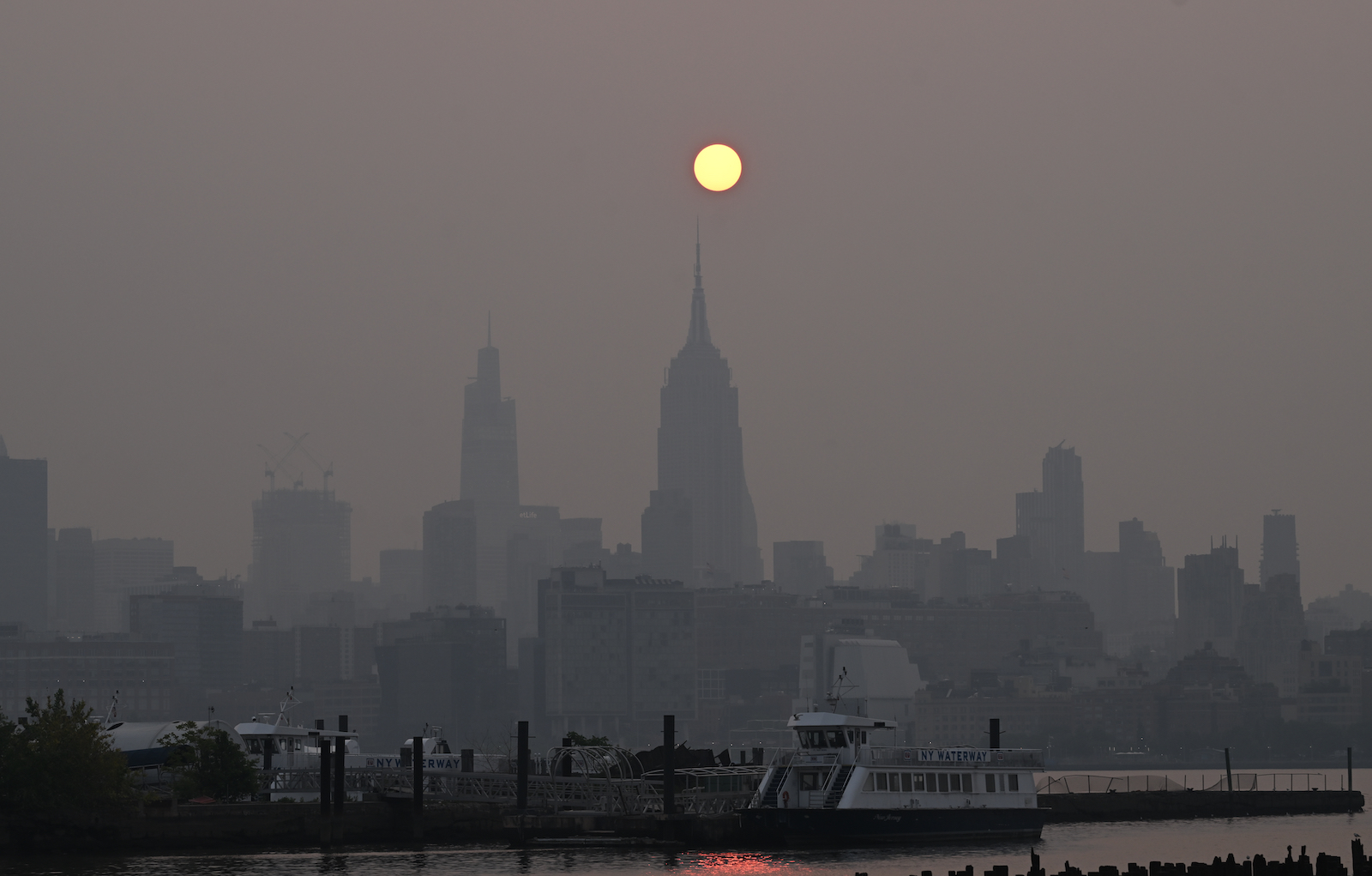 Researchers Link Canadian Wildfire Smoke To 3°C Temperature Drop And Toxic Air In New York Researchers Link Canadian Wildfire Smoke To 3°C Temperature Drop And Toxic Air In New York
