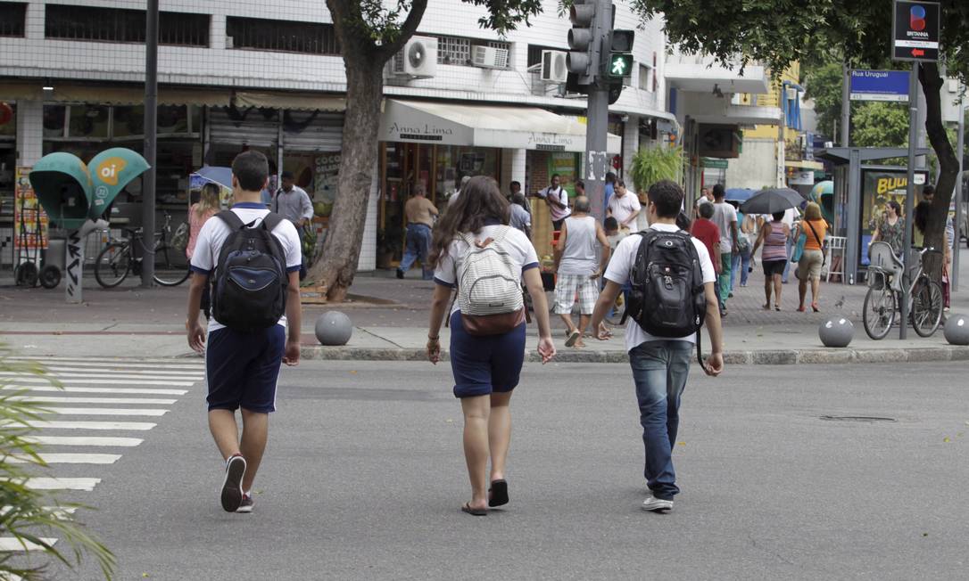 Rio De Janeiro: Incêndio Em Escola Na Tijuca Gera Comoção E Lembranças Rio De Janeiro: Incêndio Em Escola Na Tijuca Gera Comoção E Lembranças