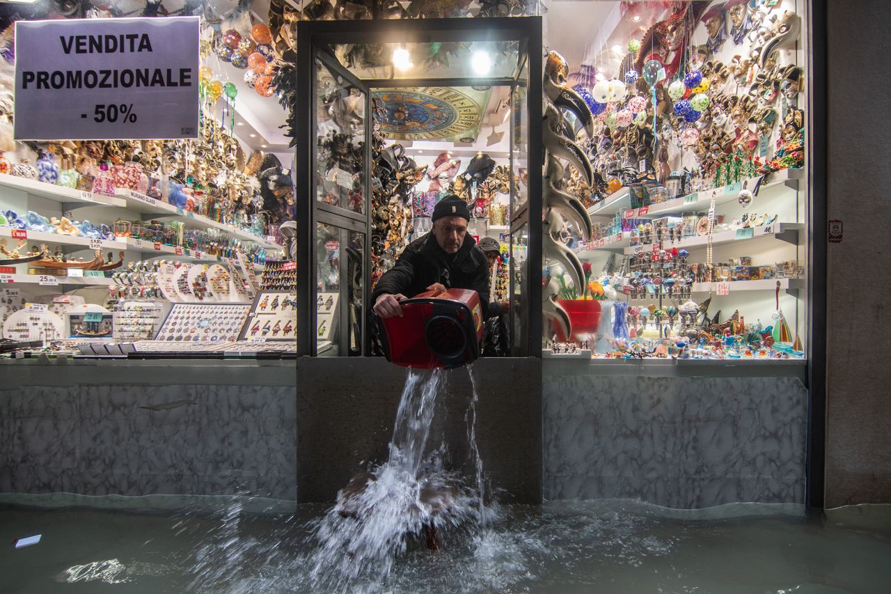 Rising Tides, Rising City? A Novel Solution For Venice's Flooding Rising Tides, Rising City? A Novel Solution For Venice's Flooding