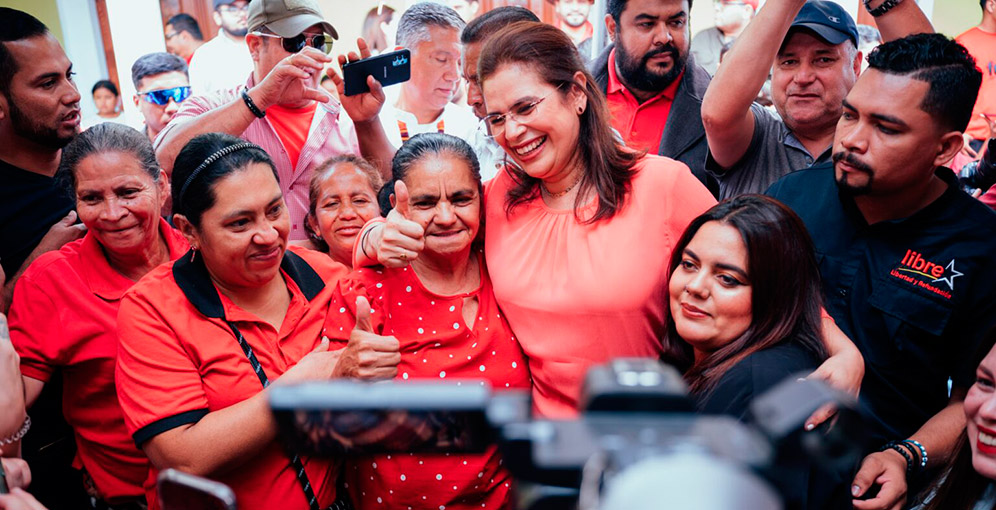 Rixi Moncada Responde: El Choque De Posturas Con Cossette López Rixi Moncada Responde: El Choque De Posturas Con Cossette López