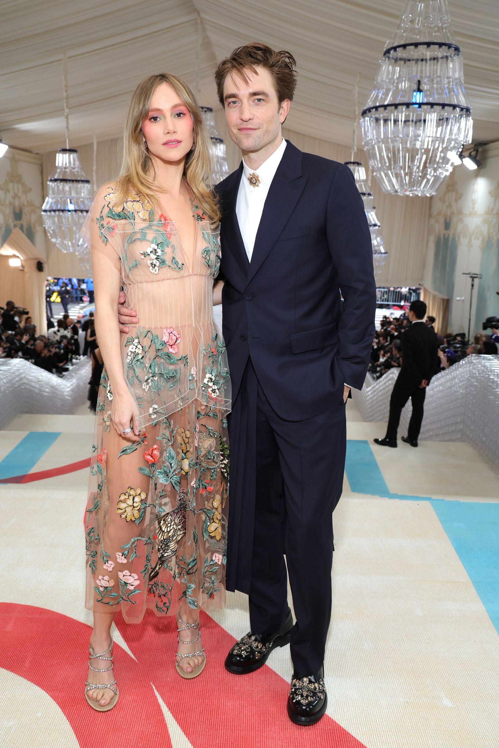 Robert Pattinson And Suki Waterhouse: A Look At Twilight Star Relationships Robert Pattinson And Suki Waterhouse: A Look At Twilight Star Relationships