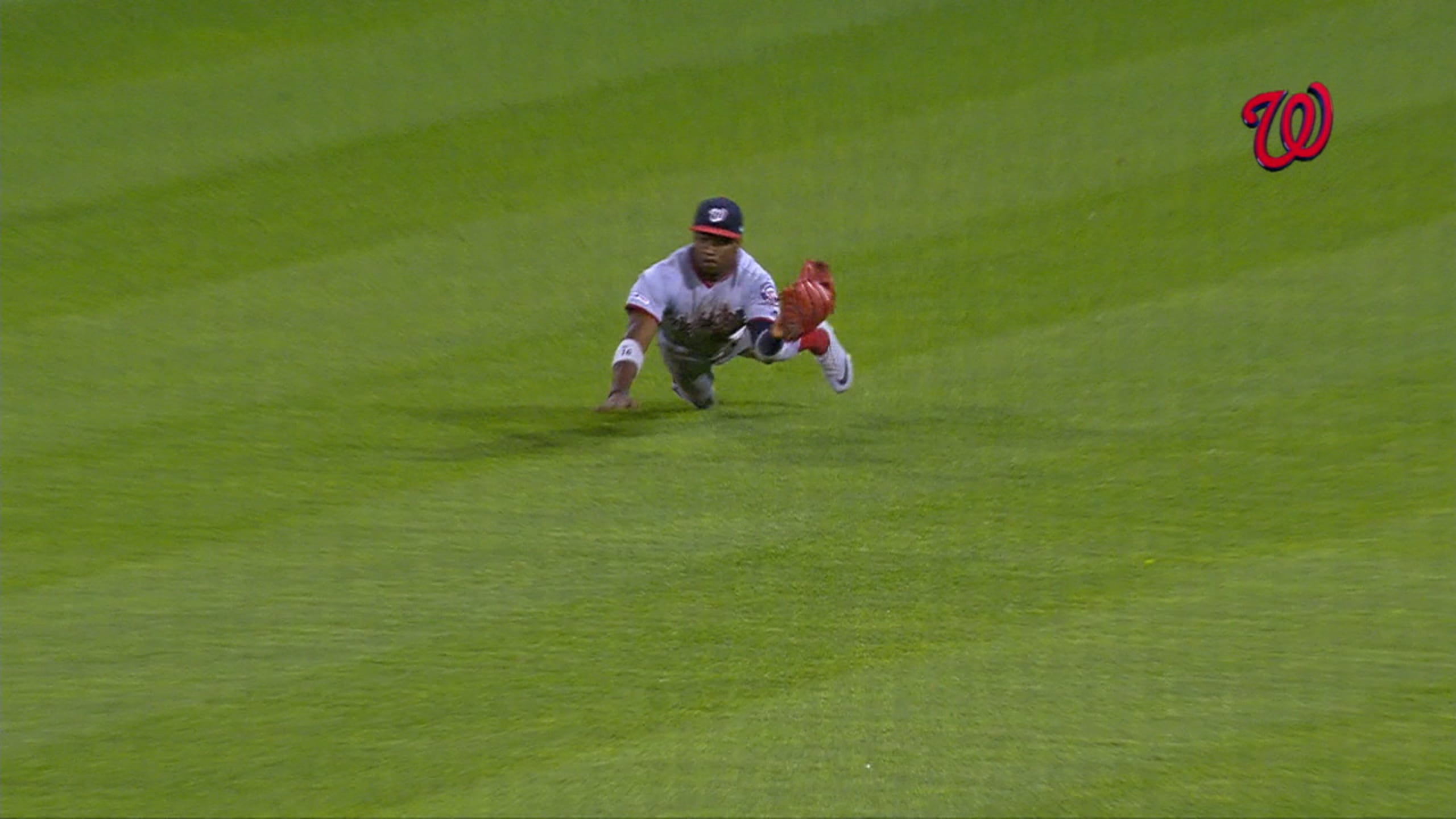 Robles' Diving Catch: Injury Mars Nationals' Loss To Giants Robles' Diving Catch: Injury Mars Nationals' Loss To Giants