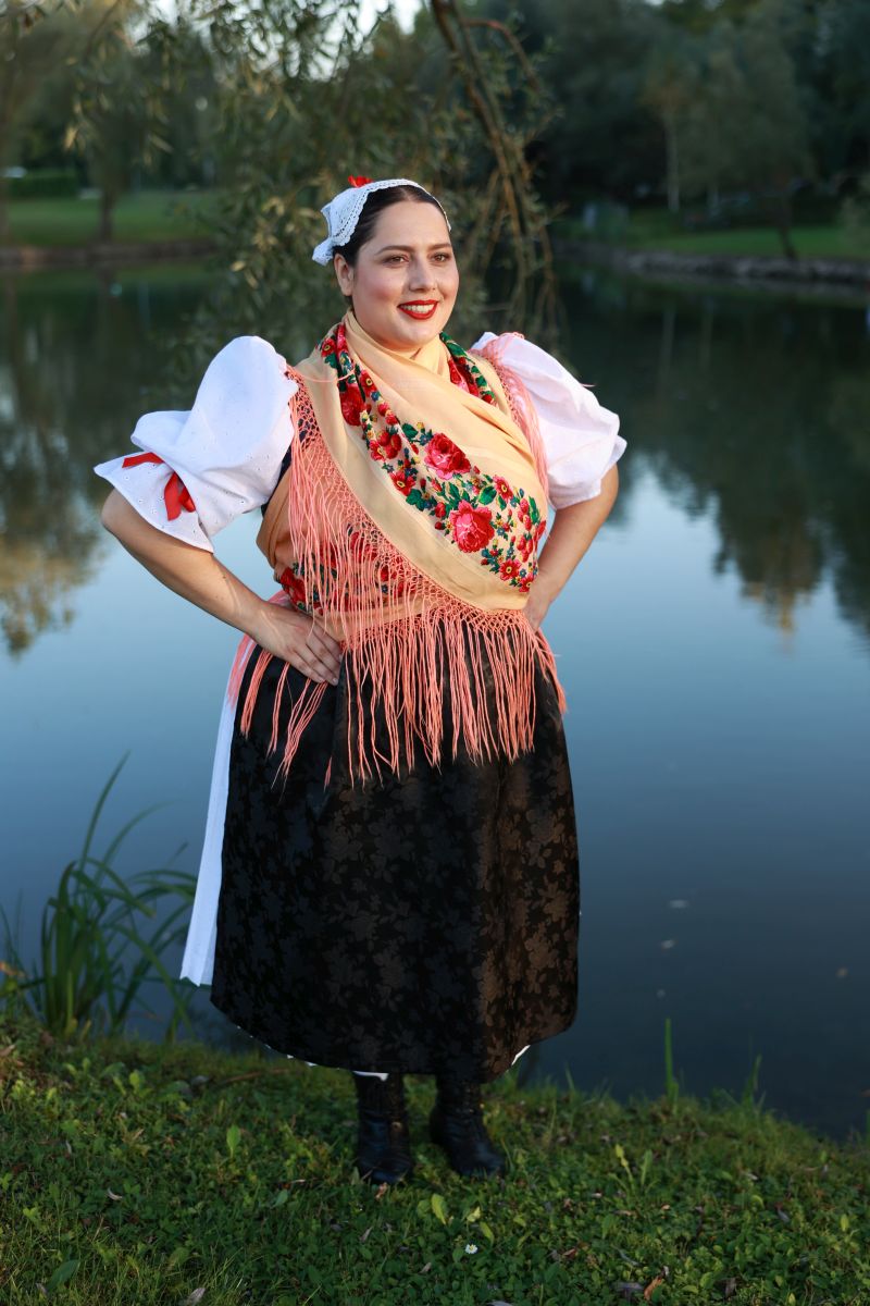 Romski Muzikanti: Pomemben Del Prekmurske Kulturne Dediščine Romski Muzikanti: Pomemben Del Prekmurske Kulturne Dediščine